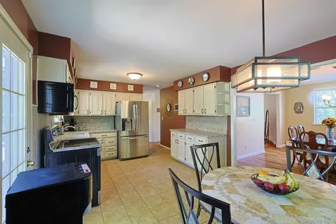10 The Drive Westtown NY 10998