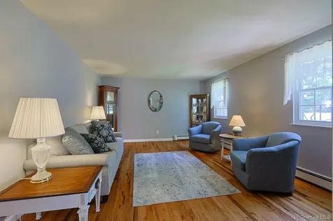 10 The Drive Westtown NY 10998