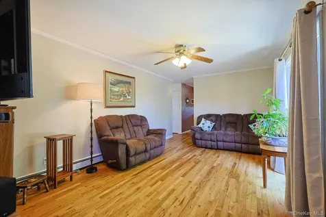 10 The Drive Westtown NY 10998
