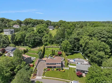 12 Pelham Avenue Nanuet NY 10954