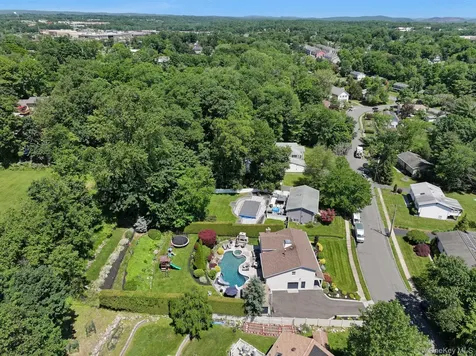 12 Pelham Avenue Nanuet NY 10954