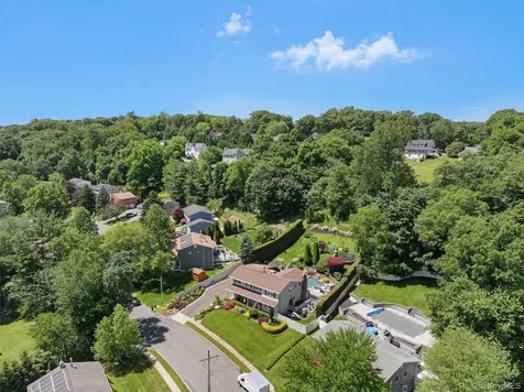 12 Pelham Avenue Nanuet NY 10954
