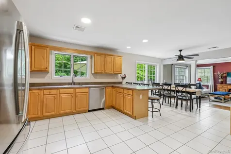 33 Sutherland Drive Highland Mills NY 10930