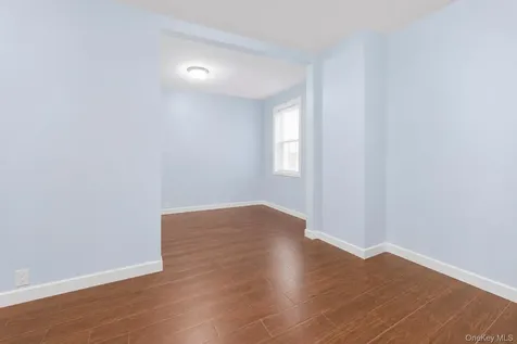 4733 Carpenter Avenue Bronx NY 10470
