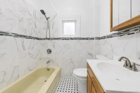 4733 Carpenter Avenue Bronx NY 10470