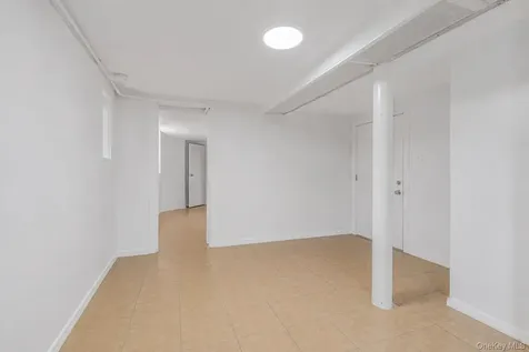 4733 Carpenter Avenue Bronx NY 10470