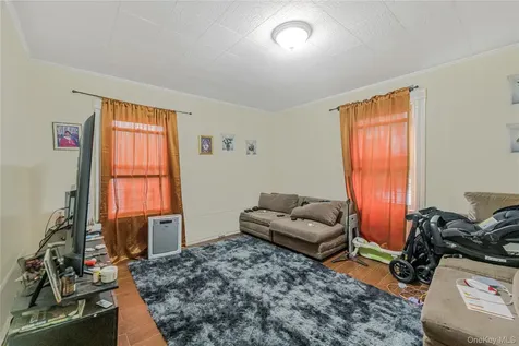 4733 Carpenter Avenue Bronx NY 10470