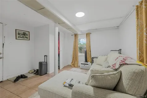 4733 Carpenter Avenue Bronx NY 10470