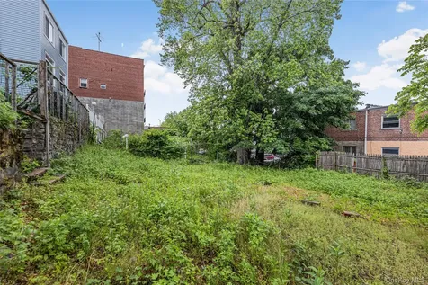 4733 Carpenter Avenue Bronx NY 10470