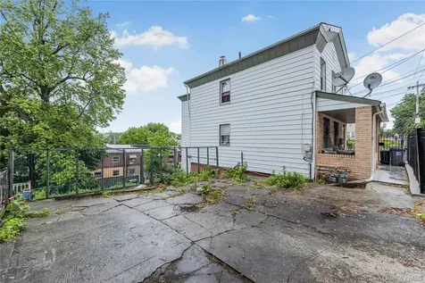 4733 Carpenter Avenue Bronx NY 10470
