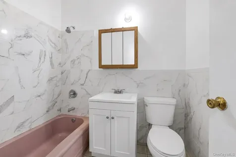 4733 Carpenter Avenue Bronx NY 10470