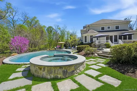 5 Mill Road Lloyd Harbor NY 11743