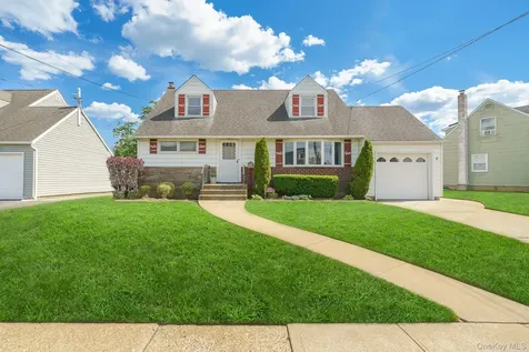 3872 Fulton Avenue Seaford NY 11783