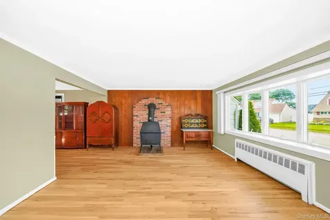 3872 Fulton Avenue Seaford NY 11783