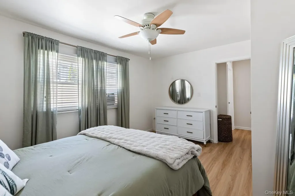 102 Garfield Place Massapequa NY 11758