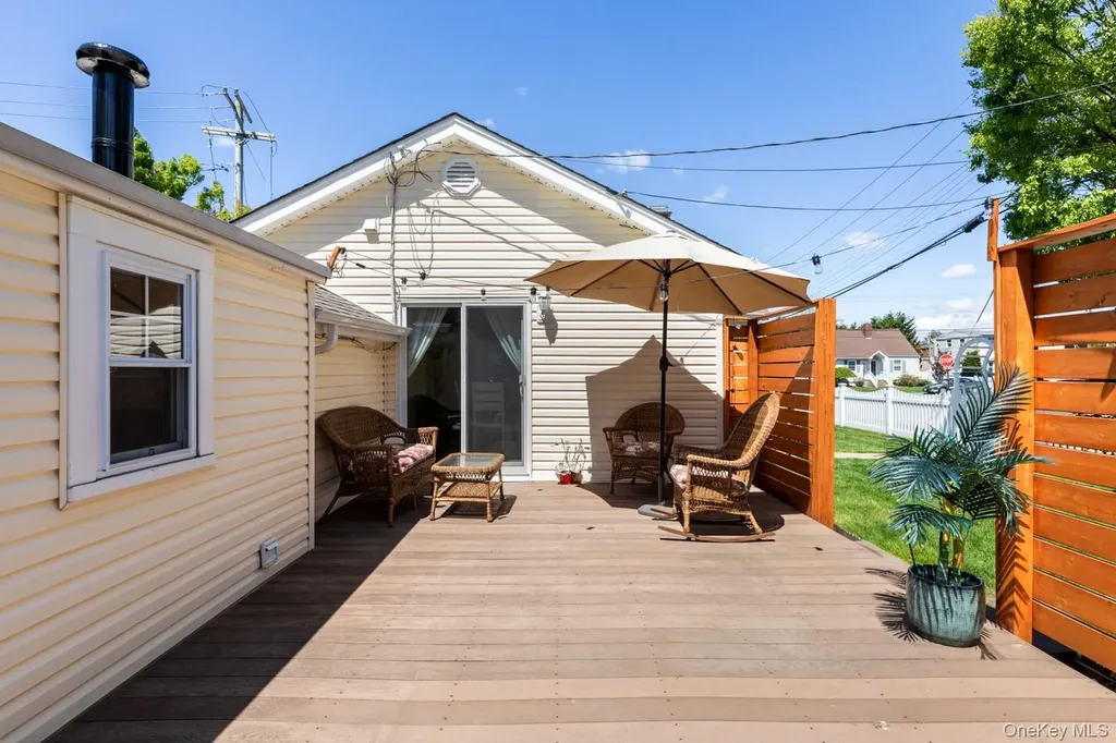 102 Garfield Place Massapequa NY 11758