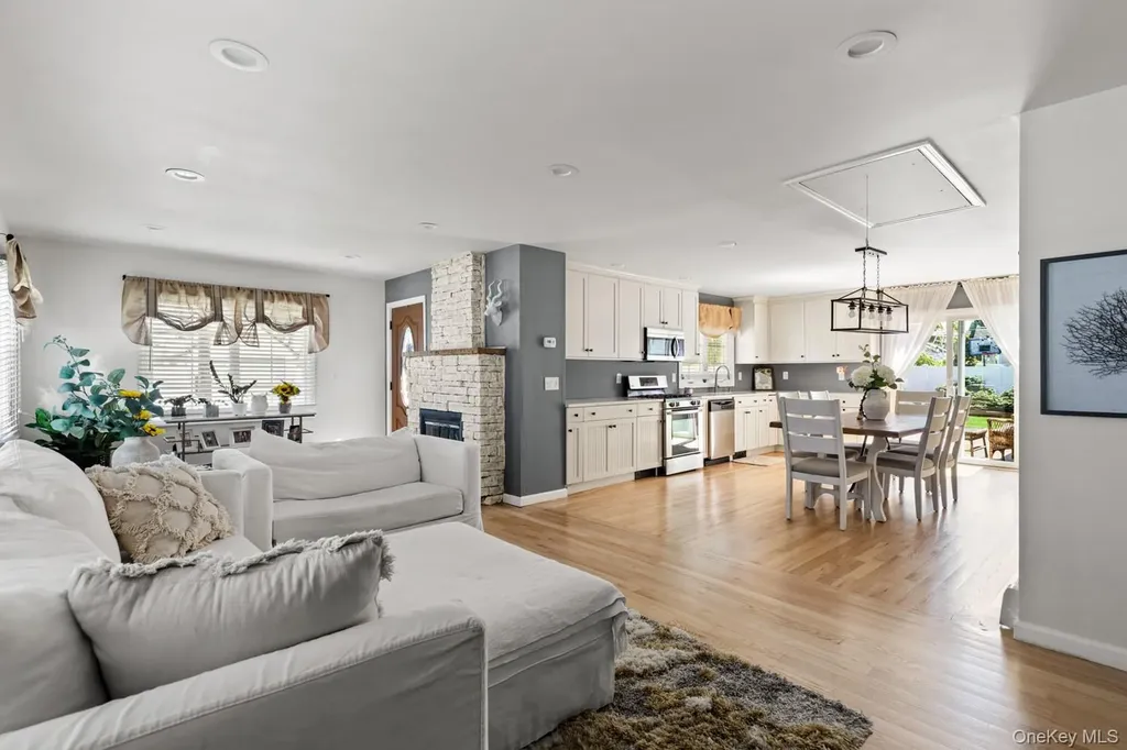 102 Garfield Place Massapequa NY 11758