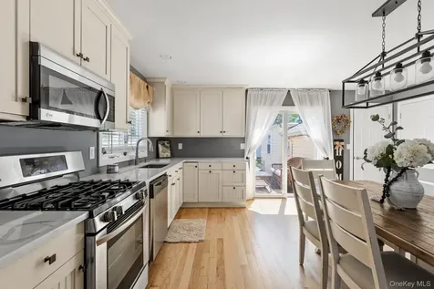 102 Garfield Place Massapequa NY 11758
