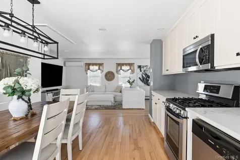 102 Garfield Place Massapequa NY 11758