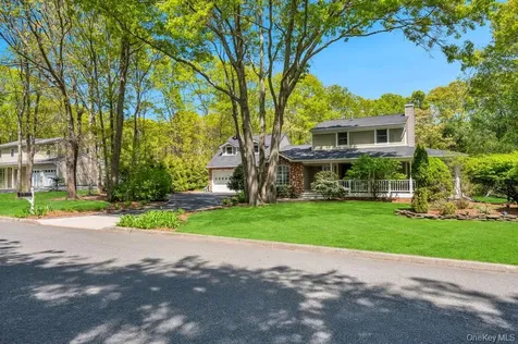 5 Barbara Anne Street Manorville NY 11949