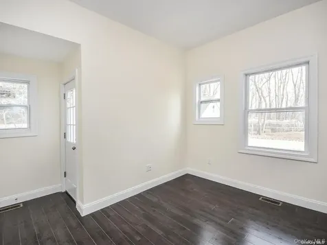 15 Summit Place Glen Cove NY 11542