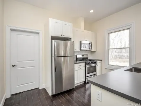 15 Summit Place Glen Cove NY 11542