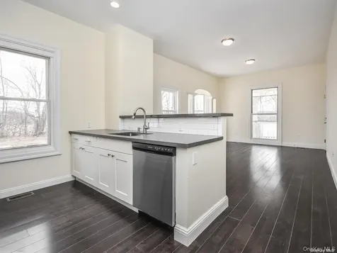 15 Summit Place Glen Cove NY 11542