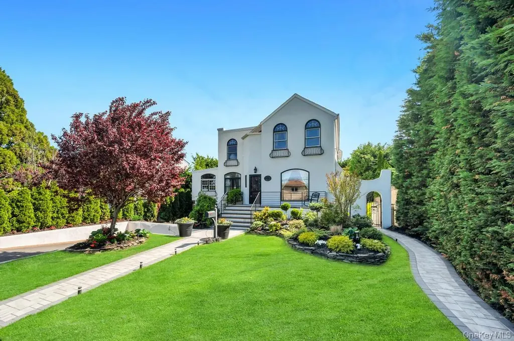 357 Wynsum Avenue Merrick NY 11566
