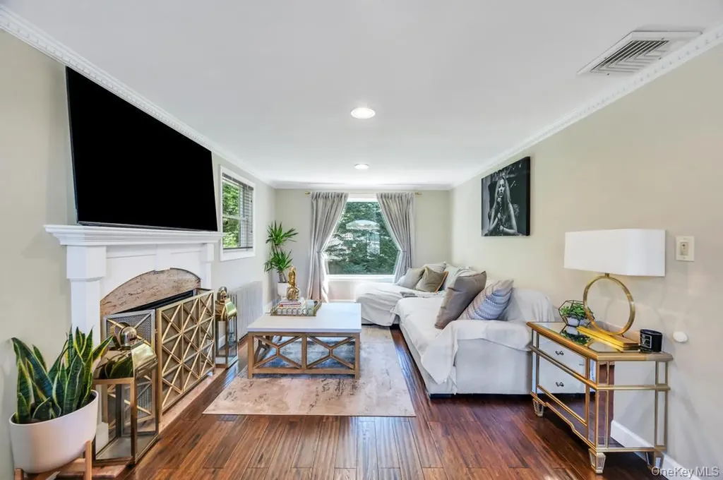 357 Wynsum Avenue Merrick NY 11566