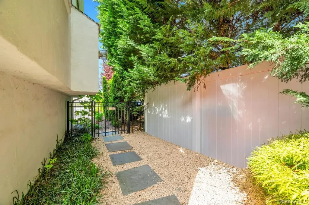 357 Wynsum Avenue Merrick NY 11566