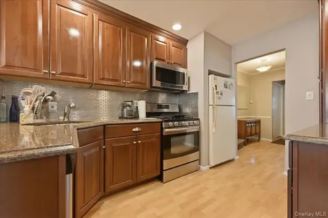 5 Hastings Road Massapequa NY 11758