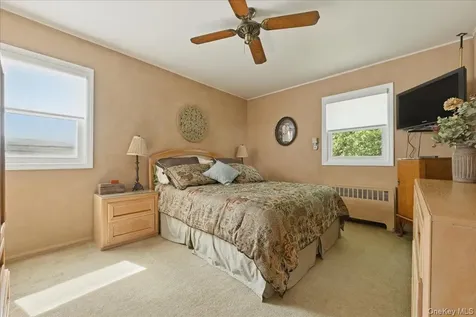 5 Hastings Road Massapequa NY 11758