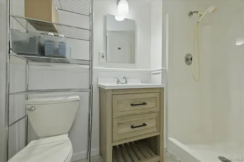 5 Hastings Road Massapequa NY 11758
