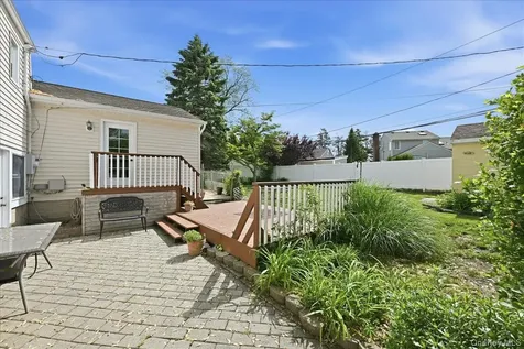 5 Hastings Road Massapequa NY 11758