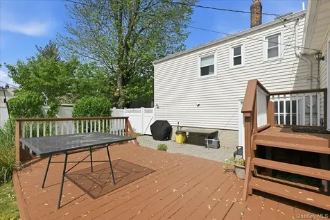 5 Hastings Road Massapequa NY 11758