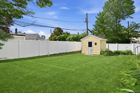 5 Hastings Road Massapequa NY 11758