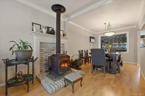 5 Hastings Road Massapequa NY 11758