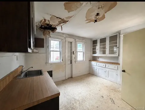 21 Parkwood Boulevard Poughkeepsie NY 12603