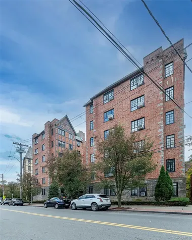 45 Pondfield Road W Bronxville NY 10708