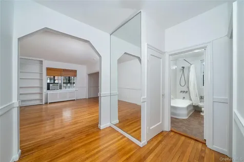 45 Pondfield Road W Bronxville NY 10708