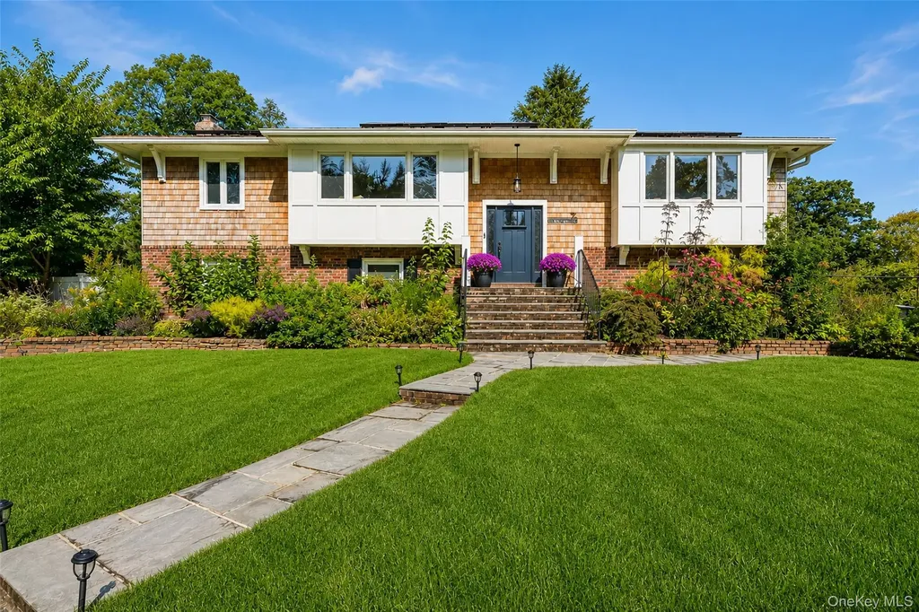 7 Dalton Lane East Northport NY 11731