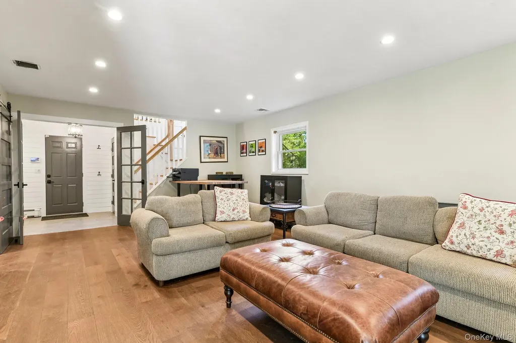 7 Dalton Lane East Northport NY 11731