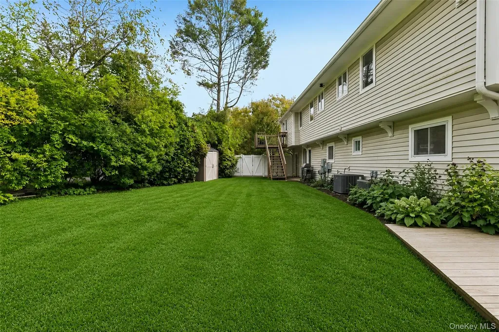 7 Dalton Lane East Northport NY 11731