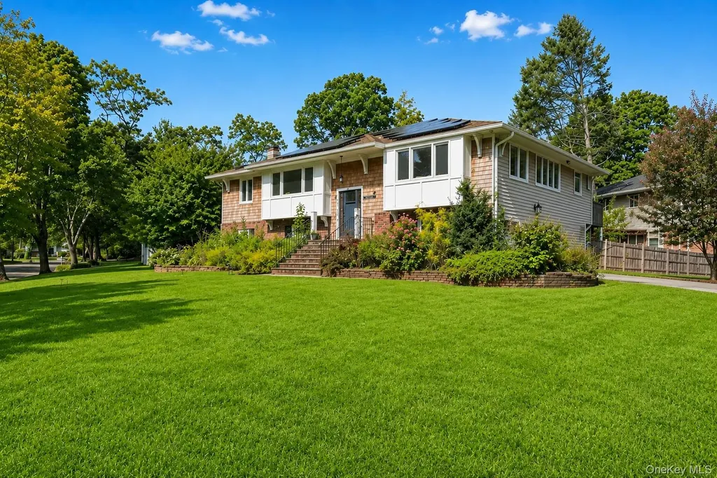 7 Dalton Lane East Northport NY 11731