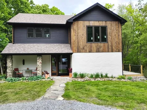 17 Gretna Hill Road Pleasant Valley NY 12569