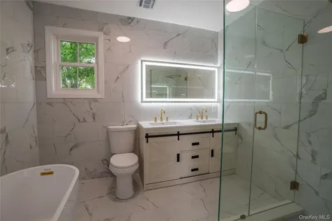 139 Maple Avenue Bethpage NY 11714