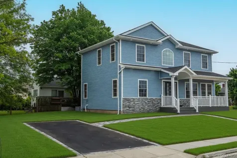 139 Maple Avenue Bethpage NY 11714
