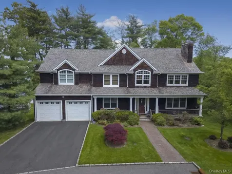 899 Harbor View Road Oyster Bay NY 11771