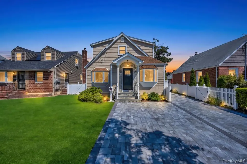 48 Liberty Avenue Mineola NY 11501
