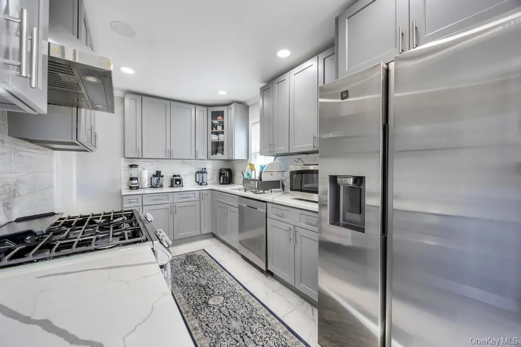 48 Liberty Avenue Mineola NY 11501